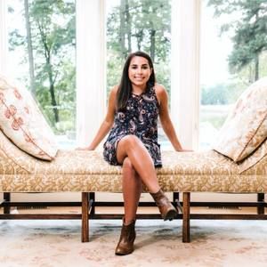 Meet your Posher, Danielle